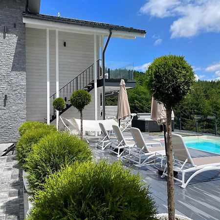 Be Be Chalet - Premium Jacuzi & Private Pool バコヴェル エクステリア 写真